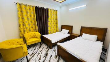8 bedrooms, iron/ironing board, WiFi, bed sheets