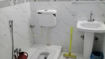 Deluxe Double Room | Bathroom | Slippers