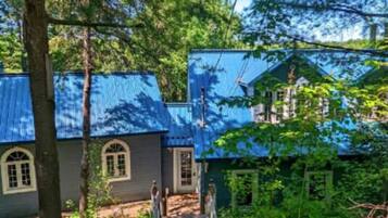 المنطقة المحيطة بالمنشأة