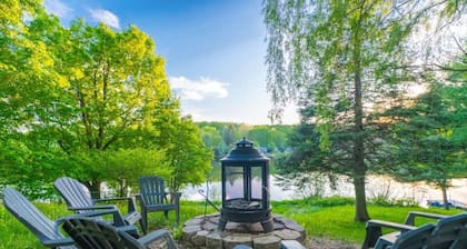 Maison bord de Lac 1h de Mtl, Spa, Foyer