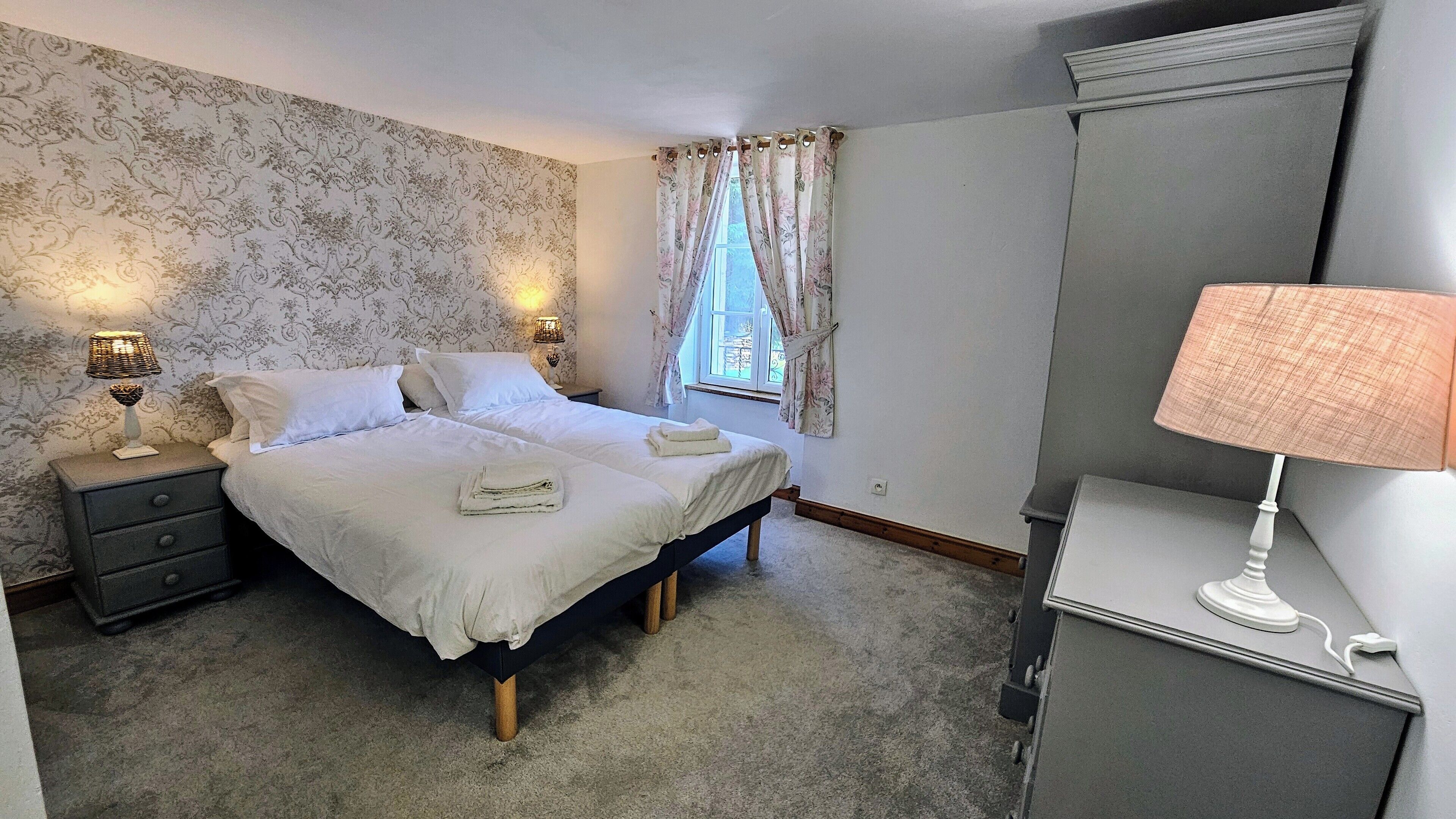 2 bedrooms, iron/ironing board, travel cot, free WiFi