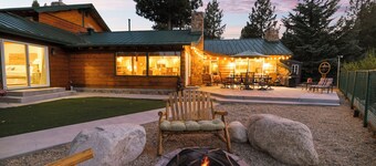 5-STAR Lakefront cabin! DOCK! GAME ROOM! 2600 sq ft w/fire pit. SLOPES/LAKE!
