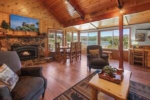 Smart-TV, peis og DVD-spiller