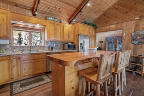 Fridge, microwave, oven, stovetop - 5-STAR Lakefront cabin! DOCK! GAME ROOM! 2600 sq ft w/fire pit. SLOPES/LAKE! (Big Bear Lake)