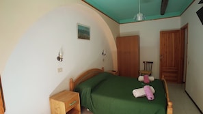 1 bedroom, desk, free WiFi