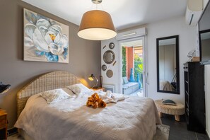 Iron/ironing board, free WiFi, bed sheets - DOMAINE DES ROSES 3 AP4400 By Riviera Holiday Home (Niza)