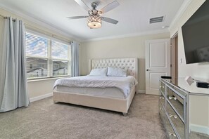 4 Schlafzimmer, Bügeleisen/Bügelbrett, Reisekinderbett, WLAN