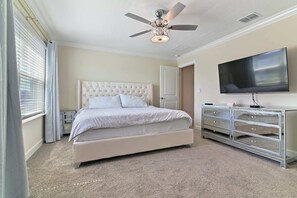 4 Schlafzimmer, Bügeleisen/Bügelbrett, Reisekinderbett, WLAN