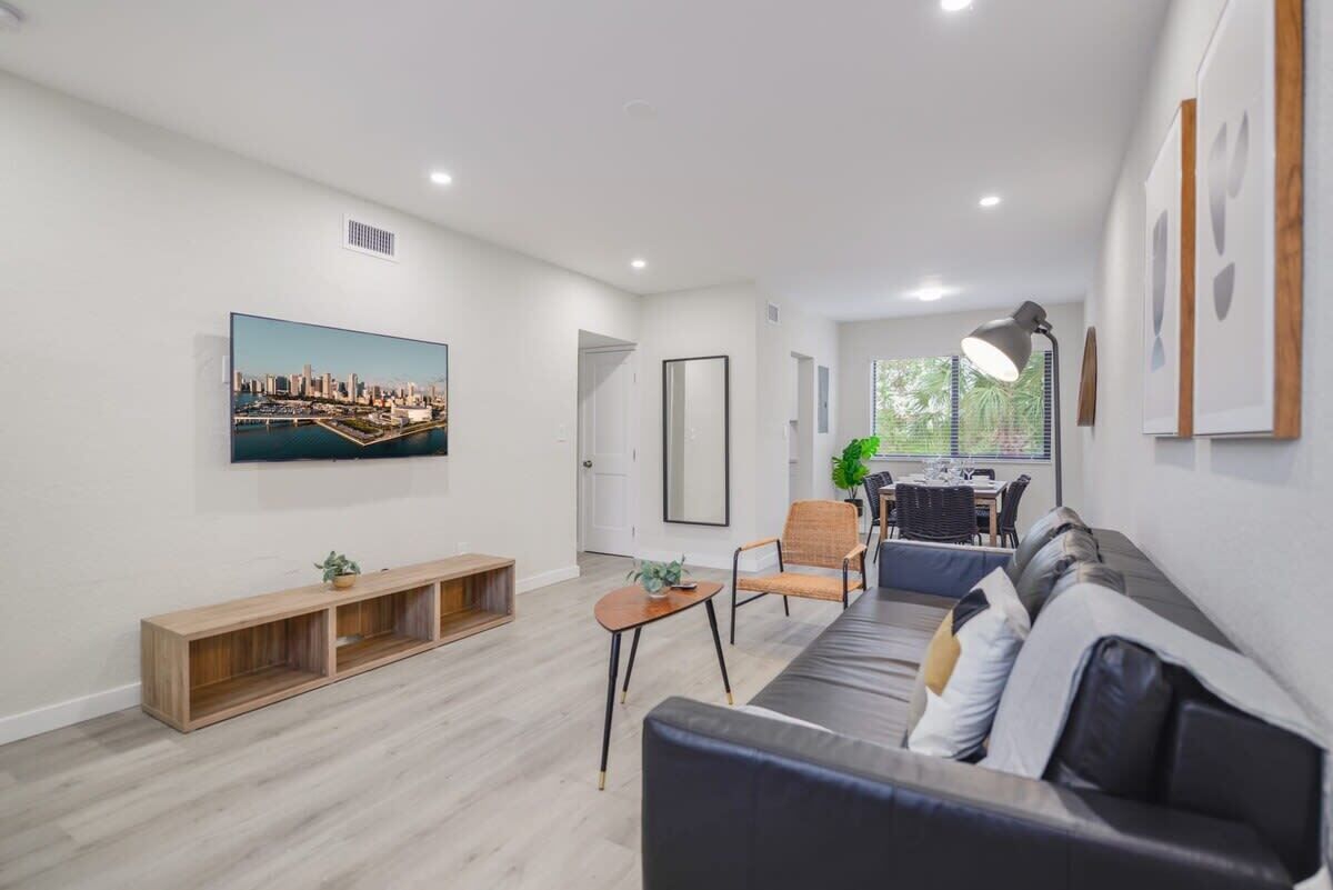 Prime Location Apartment at Calle Ocho