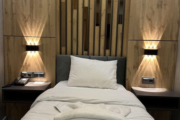 Minibar, free WiFi, bed sheets