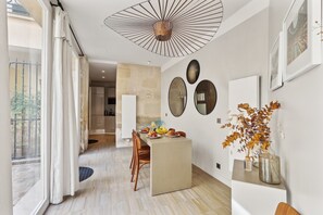 Dining - Chic 2BR 2BA near Place des Vosges (Paris)