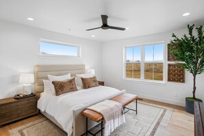 4 bedrooms, iron/ironing board, free WiFi, bed sheets