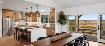Riparian Way Retreat - Gorgeous new home with 10 beds & nice mountain views!