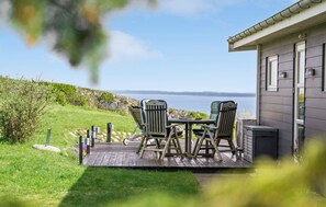 Outdoor dining - Cozy home in Asnæs with house sea view (Asnæs)