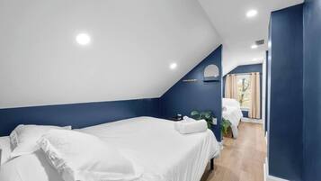 10 bedrooms, iron/ironing board, travel cot, WiFi