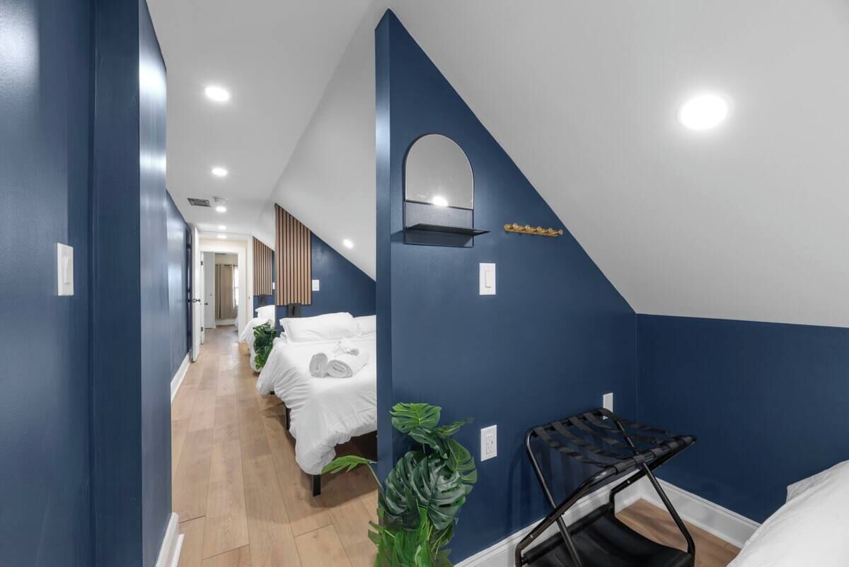 10 habitaciones, tabla de planchar con plancha, cuna de viaje y wifi 