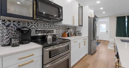 10-Bedroom Escape with Fenced Yard and Games