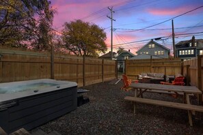 Terrace/patio - Inviting 7 Bed Home with Hot Tub and Fire Pit (Columbus)