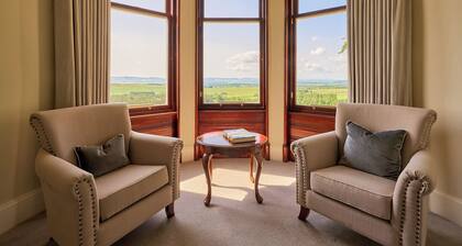 Exquisite Scottish baronial mansion in the foothills to the Scottish Cairngorms