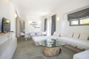 Smart TV - 2 Bedroom Villa with Private  Glass Pool & Shared Infinity Pool, Gym, Pool Bar (Mykonos)