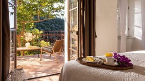 4 habitaciones, tabla de planchar con plancha y wifi gratis 