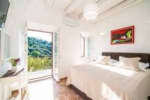 4 chambres, fer et planche à repasser, Wi-Fi gratuit, draps fournis