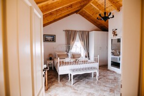 3 chambres, fer et planche à repasser, accès au Wi-Fi (inclus)