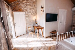 3 bedrooms, iron/ironing board, free WiFi, bed sheets - Villa San Lorenzo by Villas Guide (Babici)