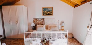 3 chambres, fer et planche à repasser, Wi-Fi gratuit, draps fournis