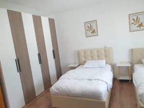 2 bedrooms, iron/ironing board, free WiFi, bed sheets - Experience Gjirokaster with Ease - Melek Luxury Apartments Unit 16 (Gjirokaster)