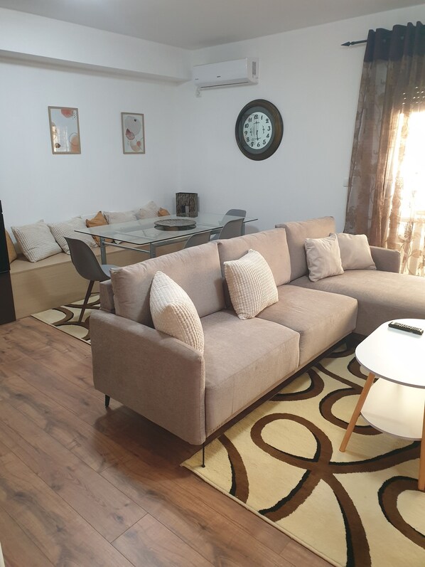 Smart TV - Experience Gjirokaster with Ease - Melek Luxury Apartments Unit 16 (Gjirokaster)