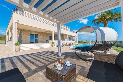 Villa Providenca with heated pool