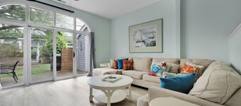 In-town five bedroom townhouse - close to the beach!