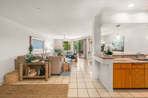 Smart TV, books, stereo, printers - Wailea Maui Oasis at The Grand Champions (Kihei)