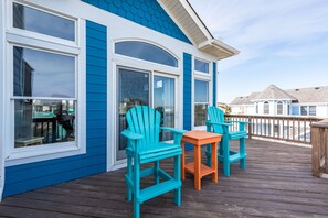 Outdoor dining - Blue Bomber: Oceanside | Pool/Hot Tub | Dogs OK (Corolla)