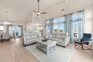 TV, foosball - Blue Bomber: Oceanside | Pool/Hot Tub | Dogs OK (Corolla)