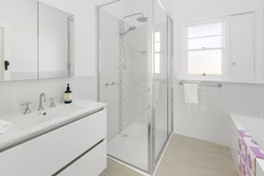 シャワー、タオル