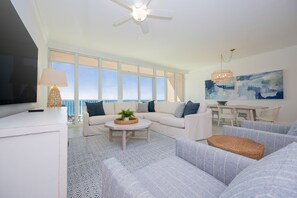 Living area - Phoenix Gulf Towers 906 2 Bedroom Condo (Orange Beach)