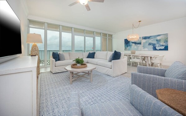 Living area - Phoenix Gulf Towers 1206 2 Bedroom Condo (Orange Beach)