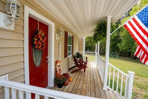 House, 4 Bedrooms | Balcony