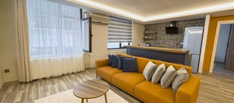 105- Comfortable and Stylish