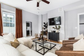 Smart TV - Fox Point Near Brown, RISD, Marina, Downtown Providence (Providence)