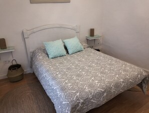 1 chambre, fer et planche à repasser, Wi-Fi gratuit, draps fournis