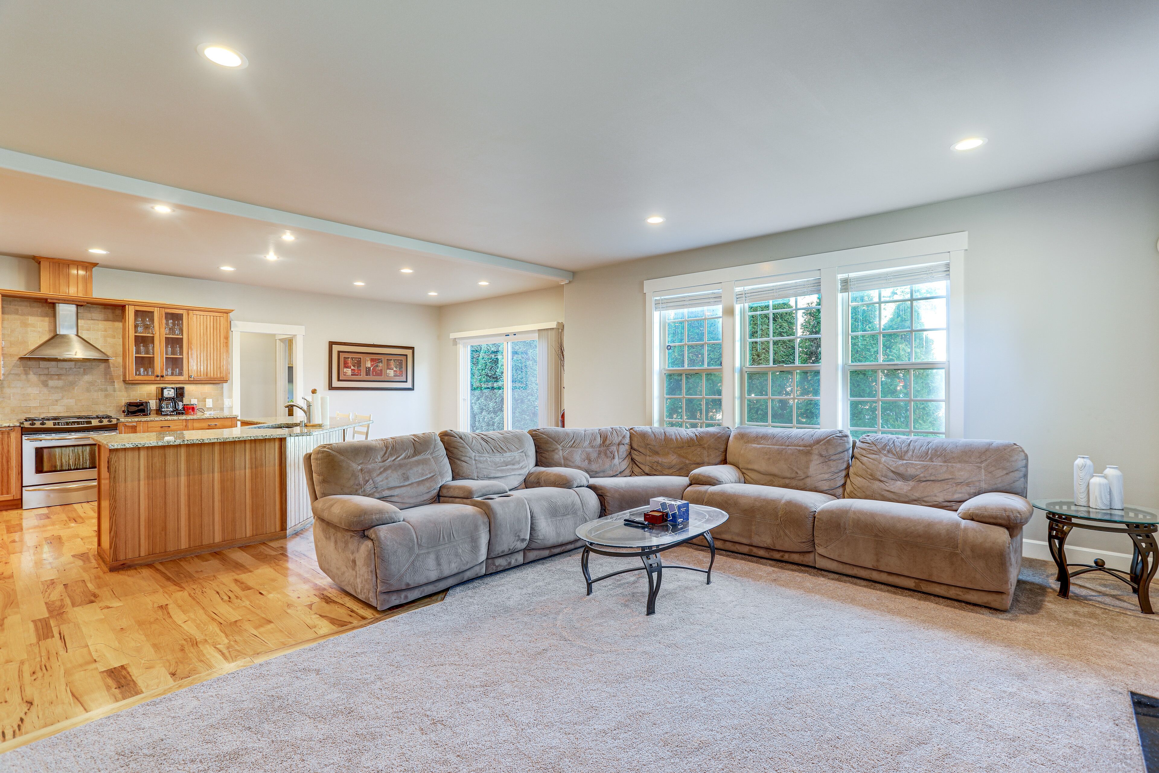 House (4 Bedrooms) | Front of property