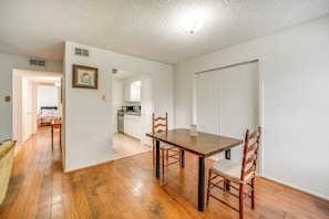 Apartment (1 Bedroom) | Interior - 3 Mi to Downtown Dallas: Condo w/ Pool Access! (Dallas)
