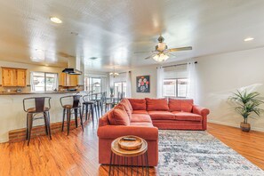House (3 Bedrooms) | Interior
