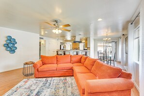 House (3 Bedrooms) | Interior