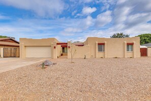 House (3 Bedrooms) | Interior - Private Pool & Patio: Home Near Mesa Arts Center! (Mesa)