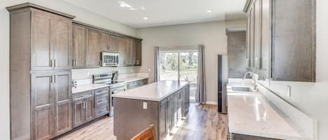 House (2 Bedrooms) | Interior