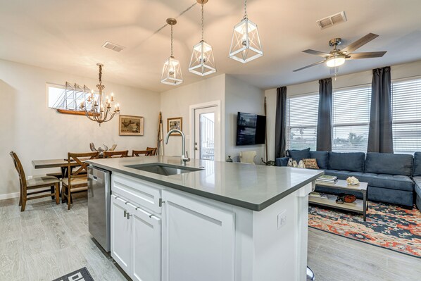 Apartment (4 Bedrooms) | Interior - 1 Mi to Beach: Gem w/ Pool Access in Port Aransas (Port Aransas)